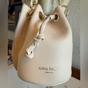 ANNA PAOLA GENUINE ITALIAN LEATHER BUCKET BAG- Off White w/Gold Hardware